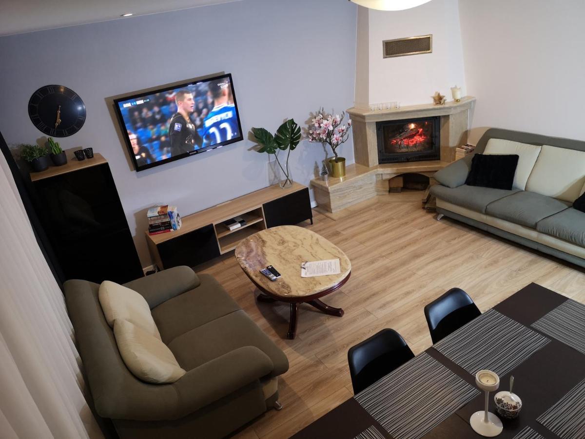 Red Rose Apartament -Parking -Taras- Faktura Vat Kielce Exteriör bild