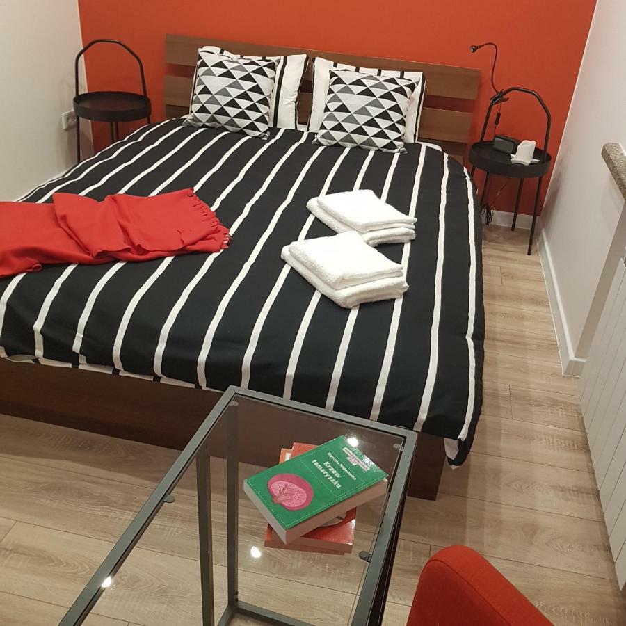 Red Rose Apartament -Parking -Taras- Faktura Vat Kielce Exteriör bild